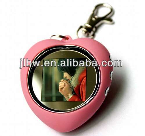 Giveaway Heart Shape 1.5 inch Mini Digital Photo Frame With Keychain  BDSH102
